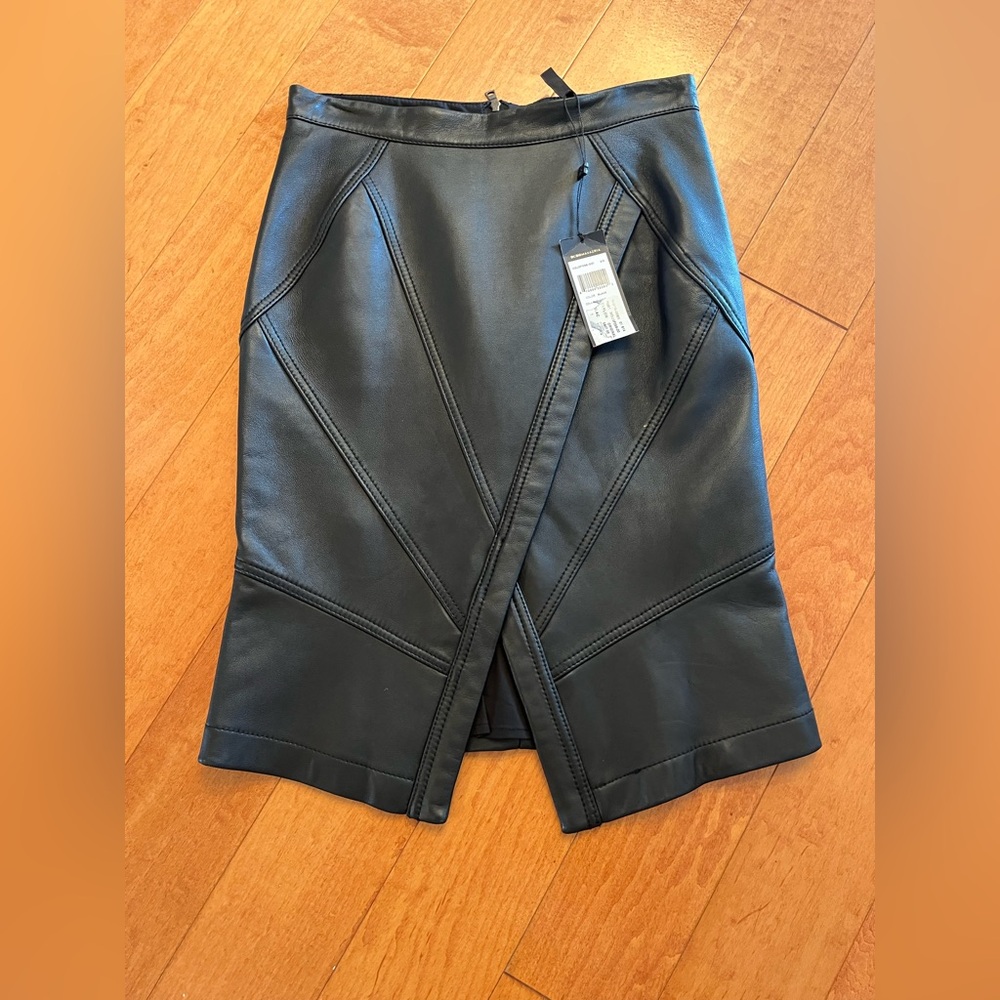 Ladies fitted bcbg black leather skirt nwt